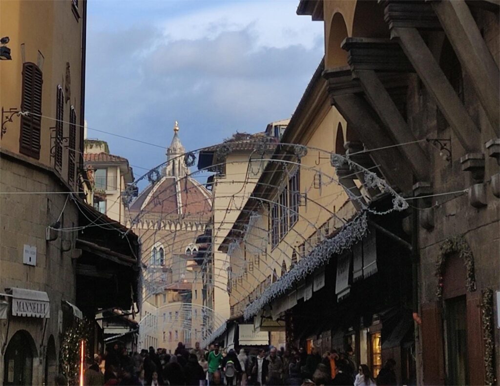 Italy, Tuscany, Florence, Duomo of Florence, Old Bridge, Old Palace, Uffizi Gallery, Pitti Palace, AC Caiani apartments.