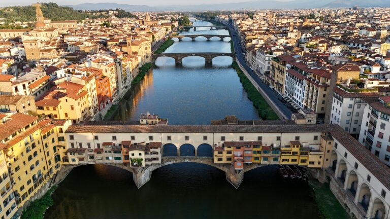 Italy, Tuscany, Florence, Old Bridge, Old Palace, Uffizi Gallery, Pitti Palace