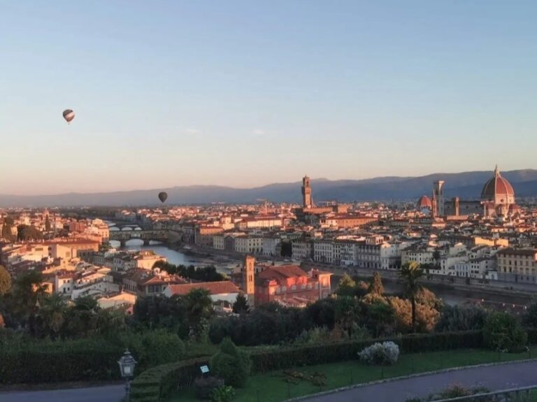 Italy, Tuscany, Florence, Piazzale Michelangelo, Pitti Square, Pitti Palace, Old Bridge